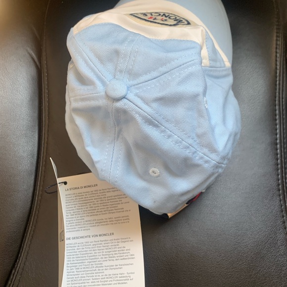 NWT Moncler Cap Baby Blue /White Onesize - Picture 11 of 11